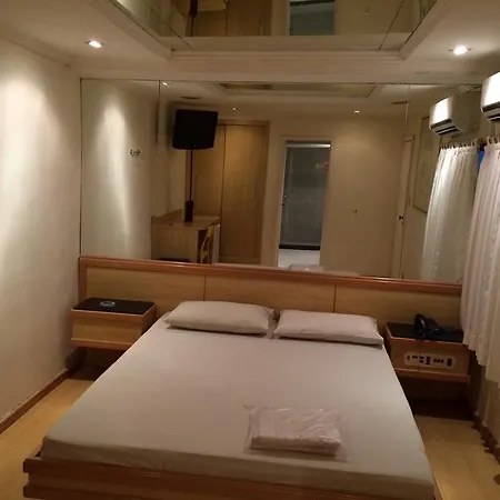 Hotel Encontros (Adults Only)